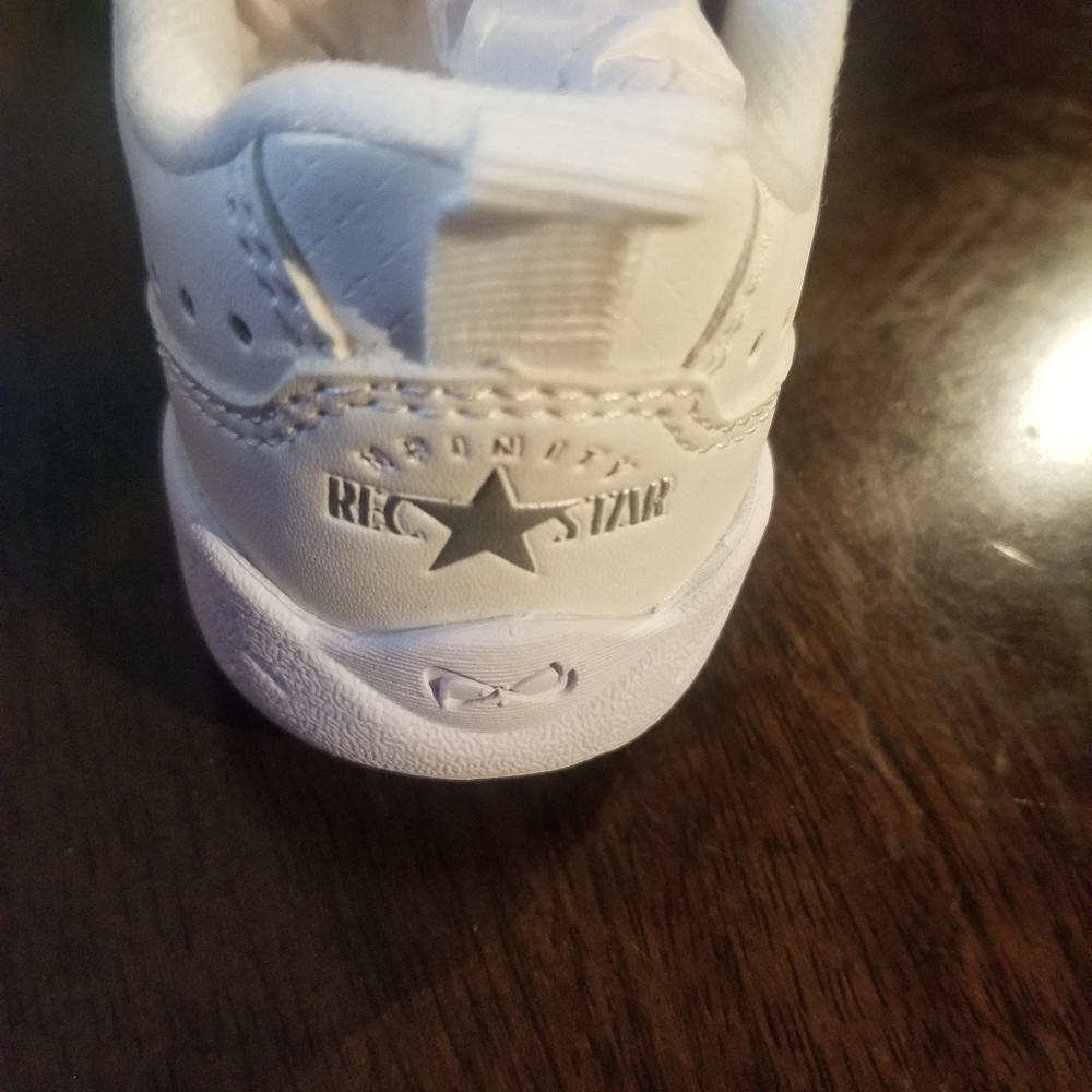 Girls Cheerleader sneakers size Y11